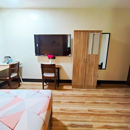 B&J Guesthouse And Tours Tagbilaran City Exterior photo
