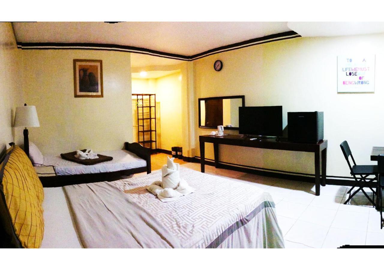 B&J Guesthouse And Tours Tagbilaran City Exterior photo