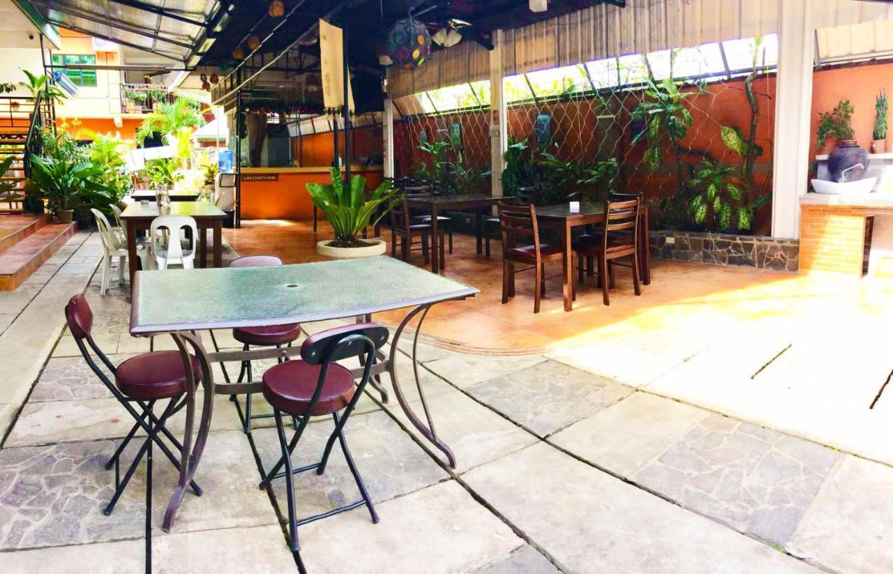 B&J Guesthouse And Tours Tagbilaran City Exterior photo