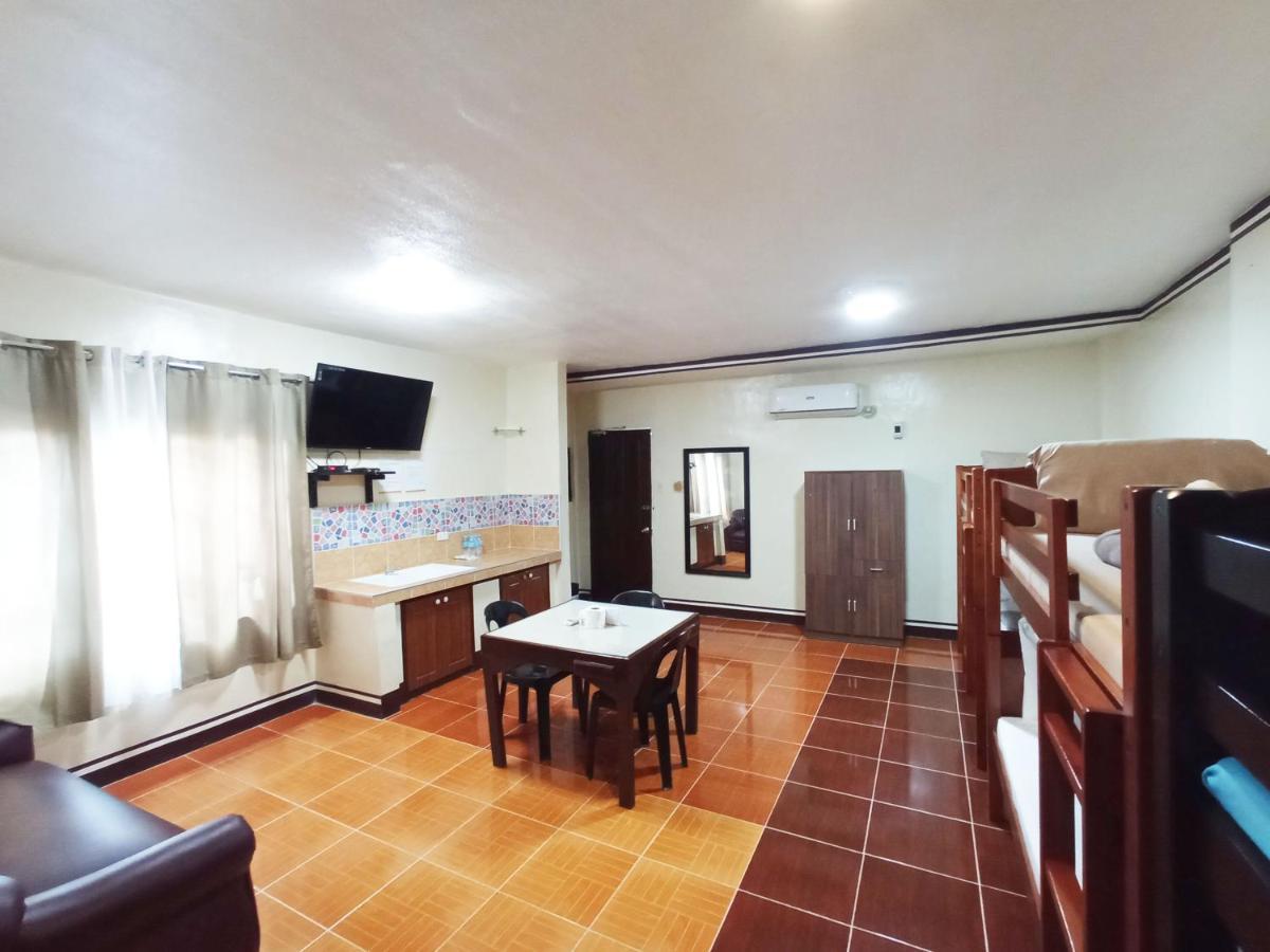 B&J Guesthouse And Tours Tagbilaran City Exterior photo