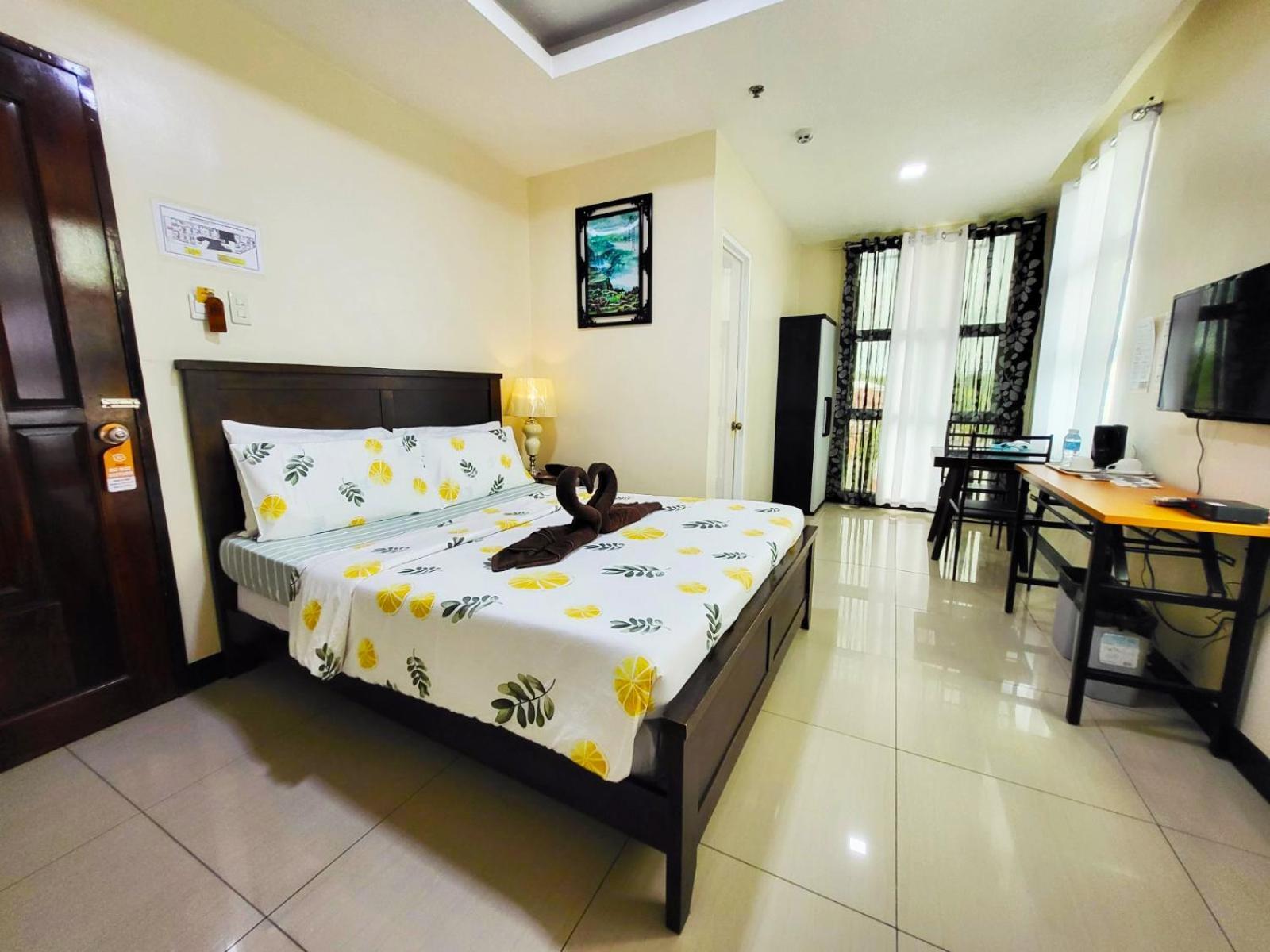 B&J Guesthouse And Tours Tagbilaran City Exterior photo