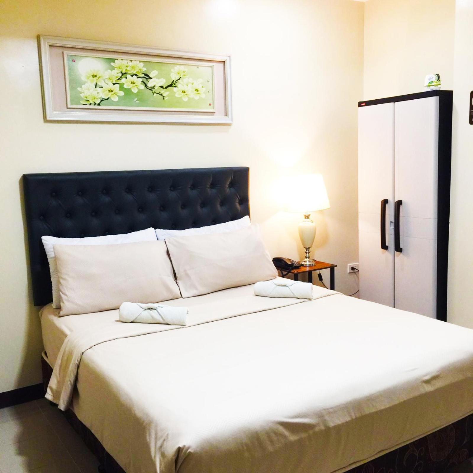 B&J Guesthouse And Tours Tagbilaran City Exterior photo