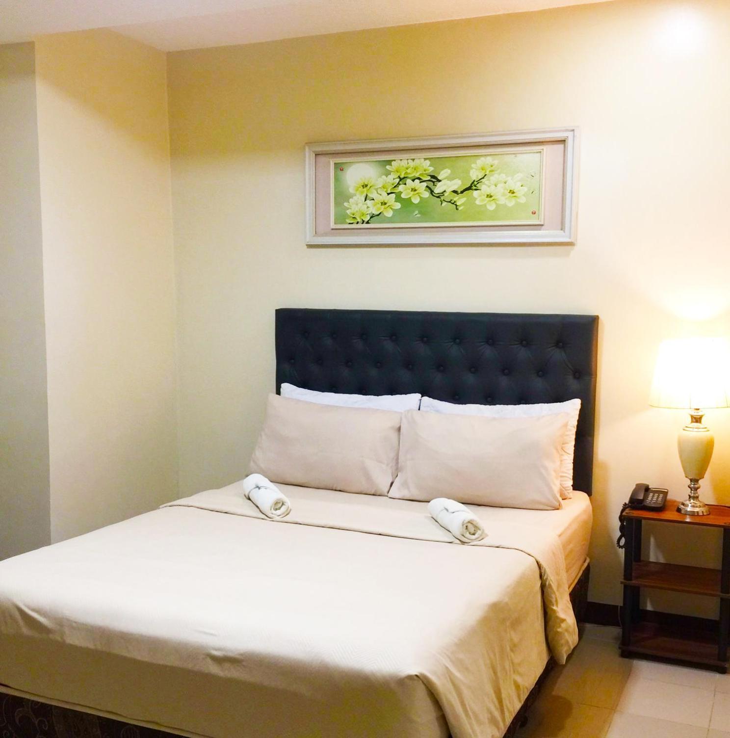 B&J Guesthouse And Tours Tagbilaran City Exterior photo