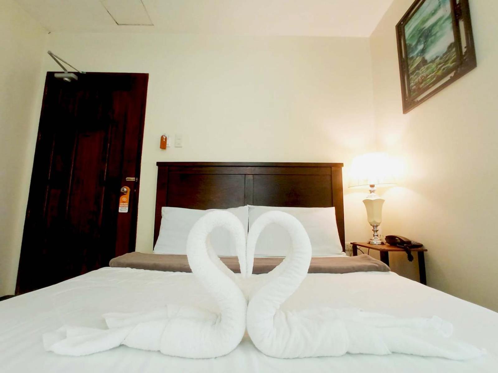 B&J Guesthouse And Tours Tagbilaran City Exterior photo