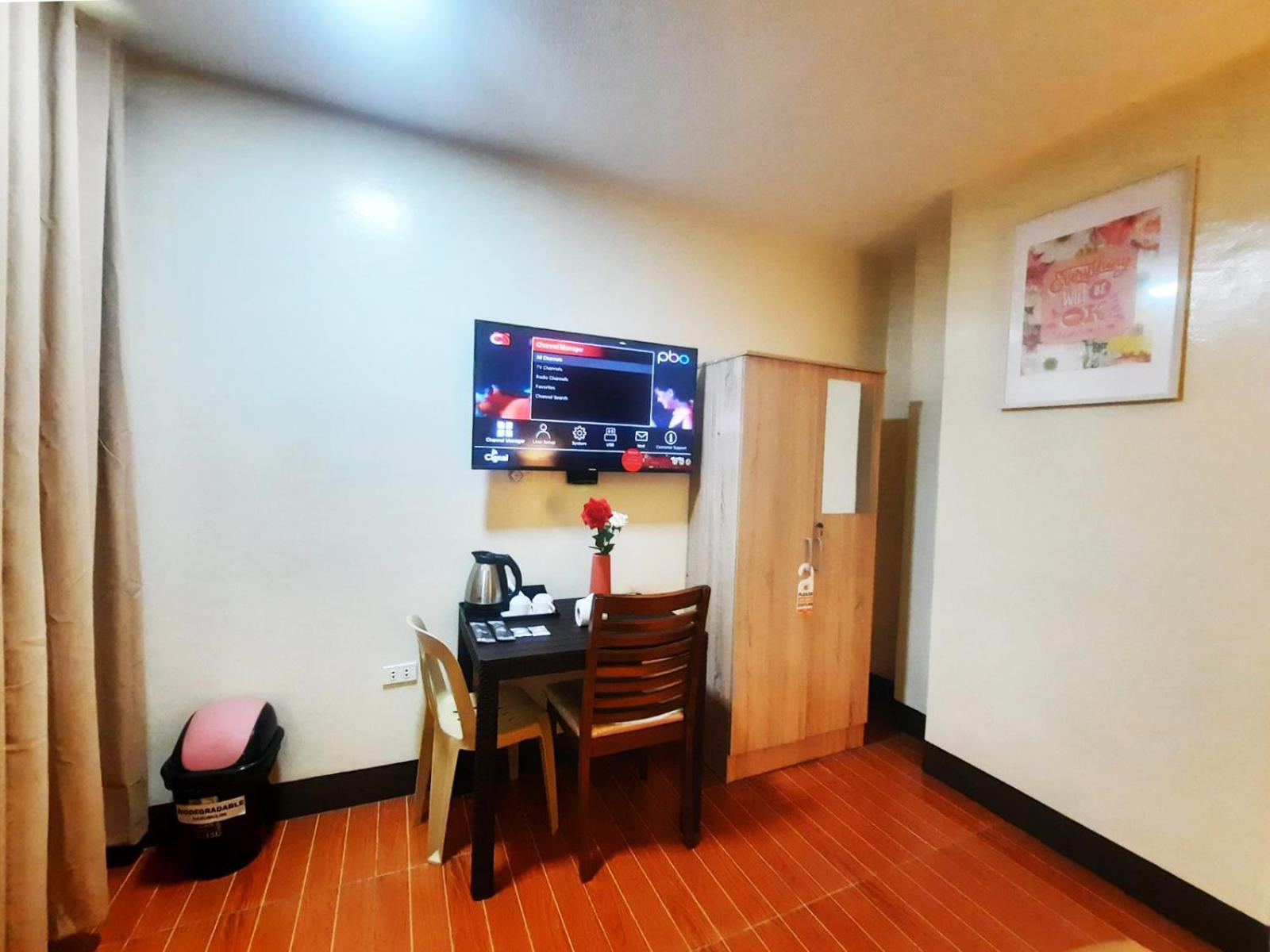 B&J Guesthouse And Tours Tagbilaran City Exterior photo