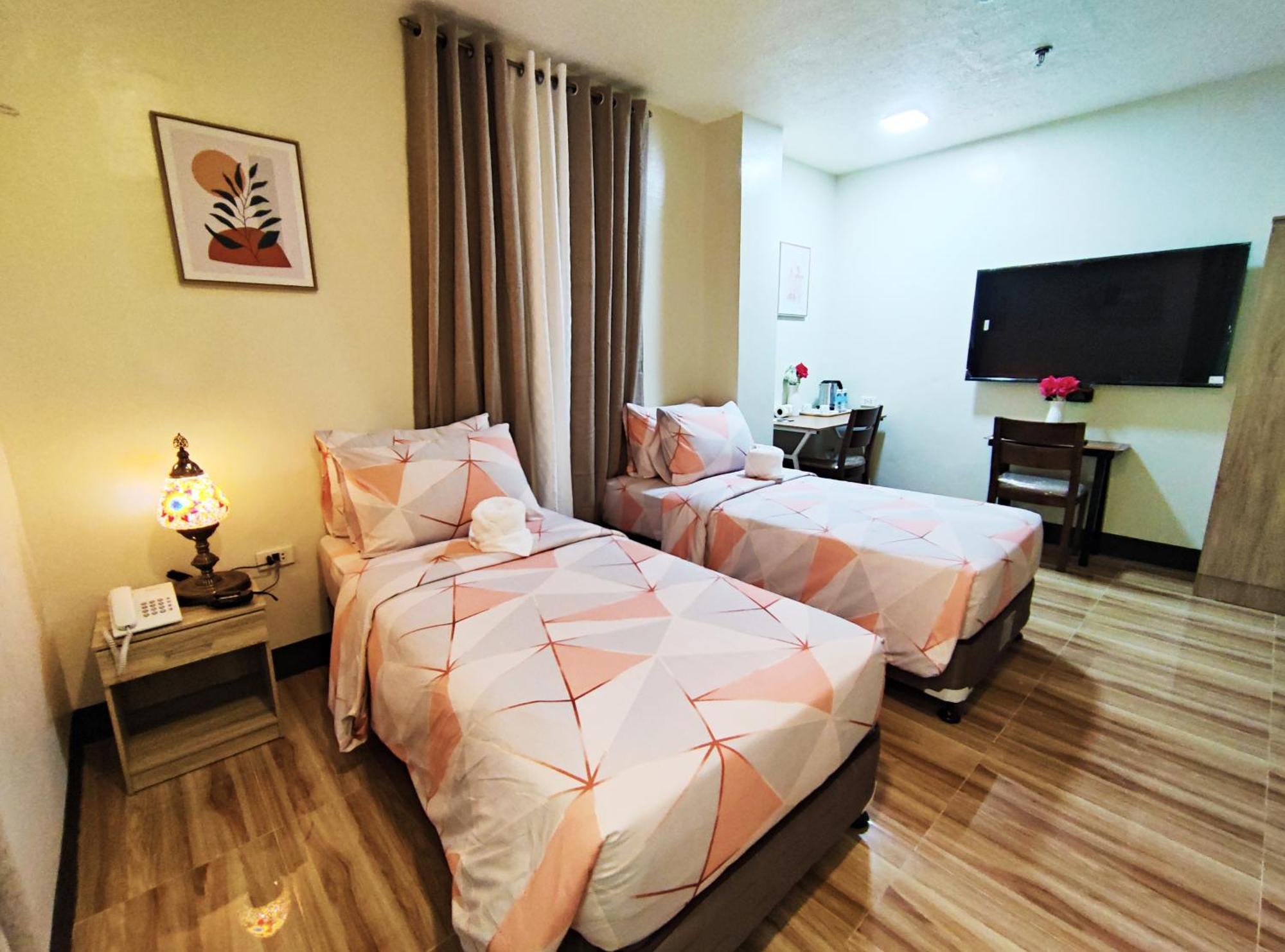 B&J Guesthouse And Tours Tagbilaran City Exterior photo