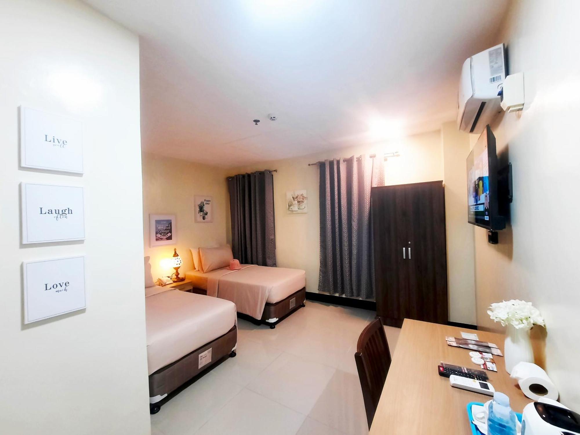B&J Guesthouse And Tours Tagbilaran City Room photo