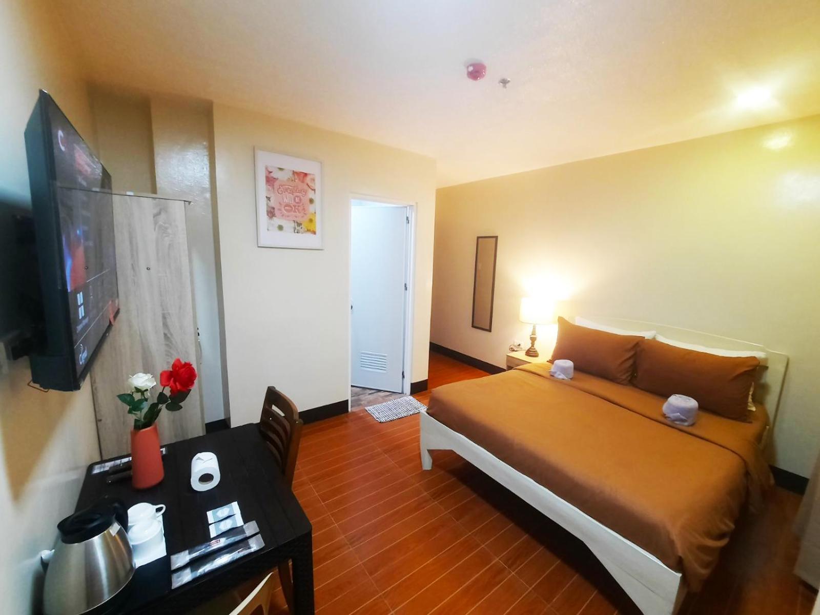 B&J Guesthouse And Tours Tagbilaran City Exterior photo