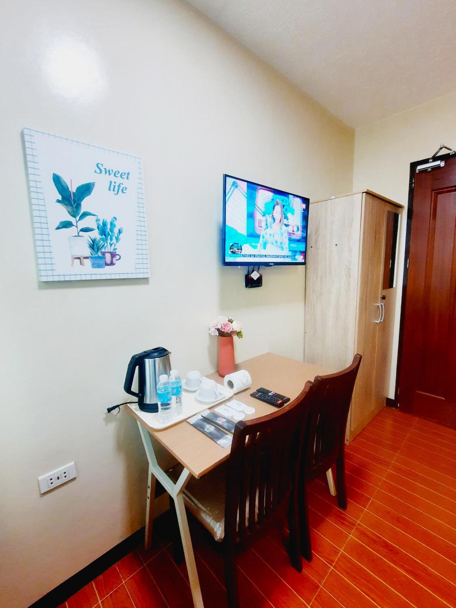 B&J Guesthouse And Tours Tagbilaran City Exterior photo