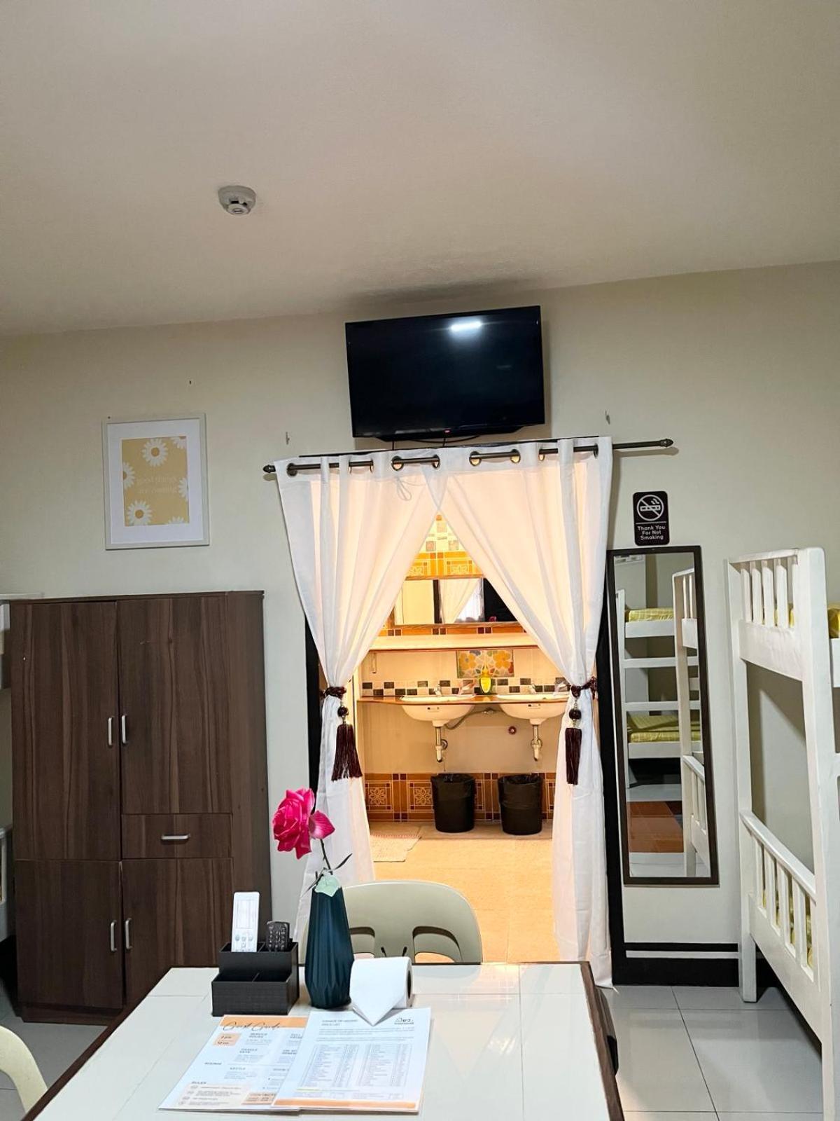 B&J Guesthouse And Tours Tagbilaran City Exterior photo
